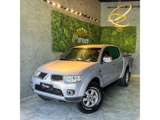 MITSUBISHI L200 TRITON 3.5 HPE 4X4 CD V6 24V FLEX 4P AUTOMÁTICO MITSUBISHI L200 TRITON 3.5 HPE 4X4 CD V6 24V FLEX 4P AUTOMÁTICO